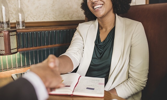 Rachat de crédit suite à un surendettement: le guide indépendant 100% solutions pour sortir des problèmes